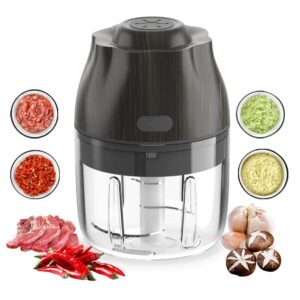 Tocator electric de legume si salata